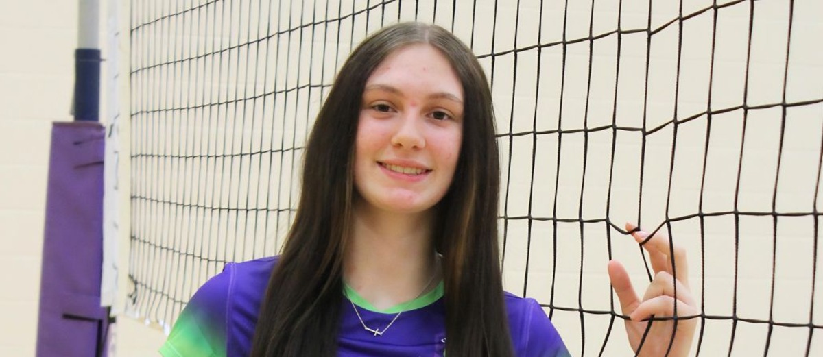 Rising Star: Leandra Harms Shines on the Volleyball Court