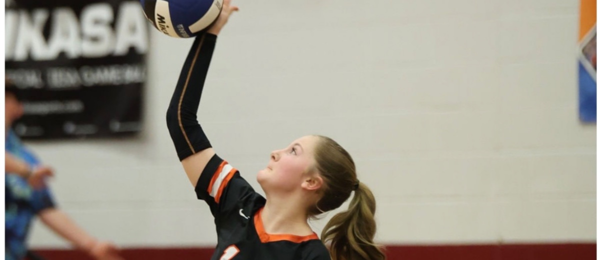 Rising Star: Eisley Moos Shines on the Volleyball Court