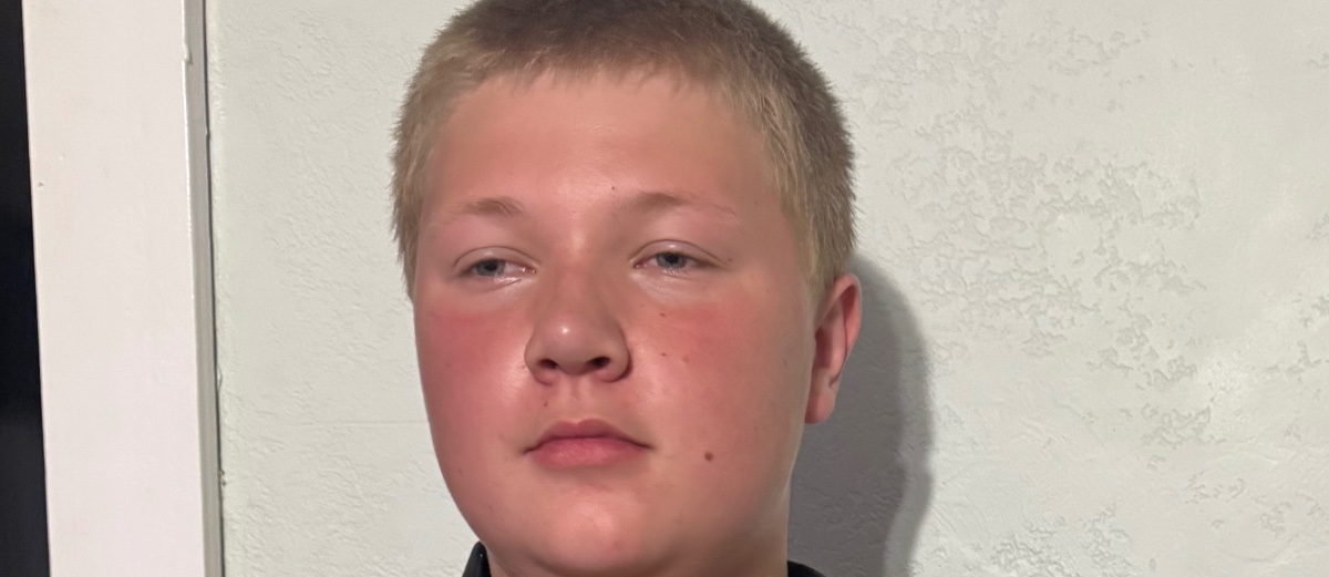 Rising Star: Cyrus Petereit’s Fearless Journey on the Football Field