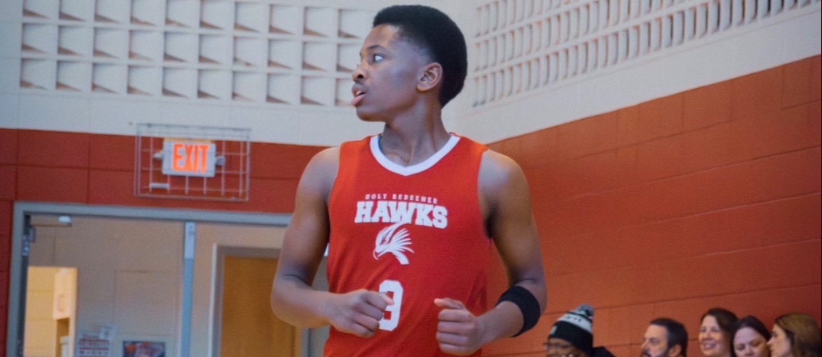 Rising Star: Carl Davis Shines on the Court