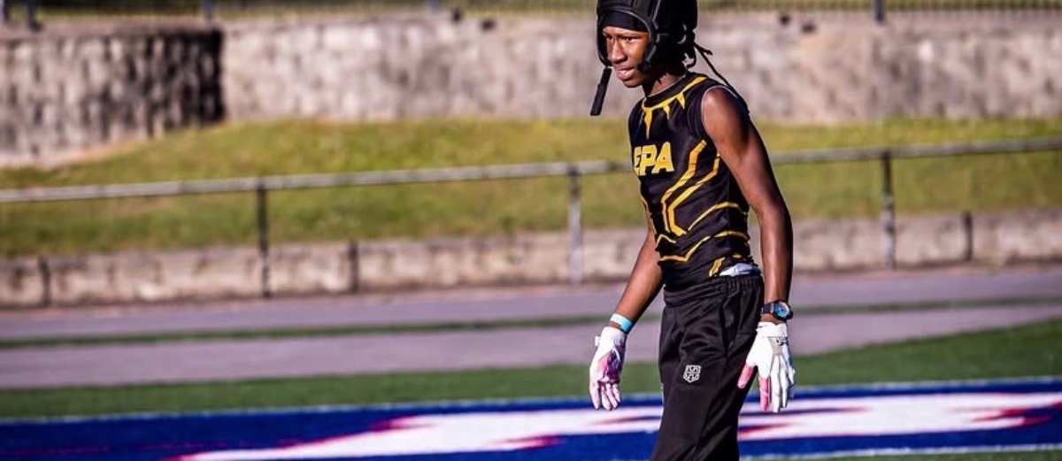 Rising Star: Dorian Thomas Shines on the Football Field