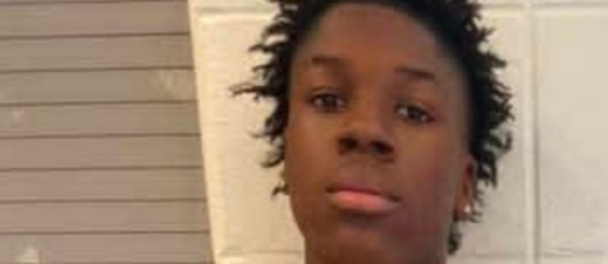 Rising Star: Courian Thomas Shines on the Gridiron