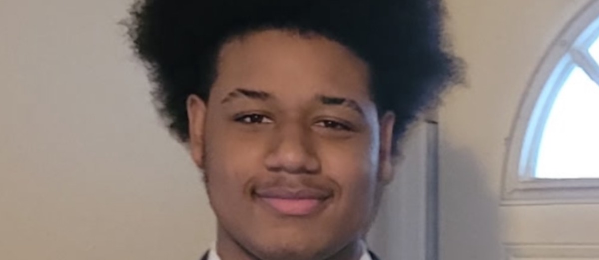 Rising Star: Ezra Chavis Shines on the Gridiron