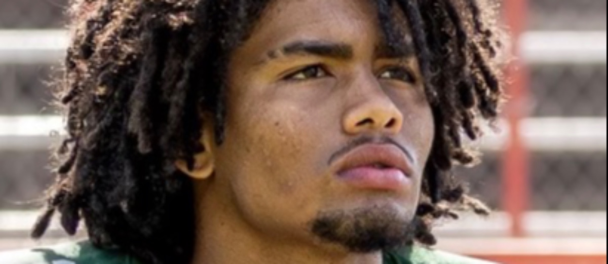 Rising Star: Bonds Manis Shines on the Gridiron