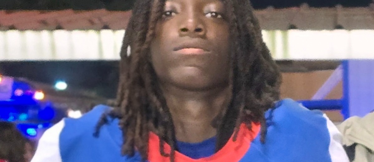 Rising Star: Jeren Lee's Journey on the Football Field