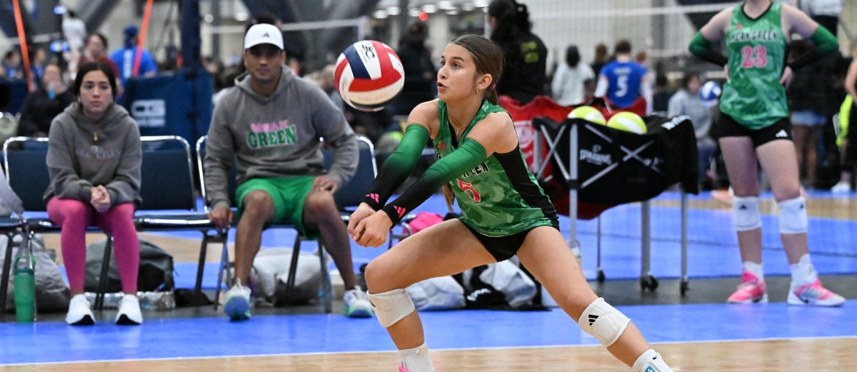 Rising Star Caylee Kubesch Shines on and off the Volleyball Court