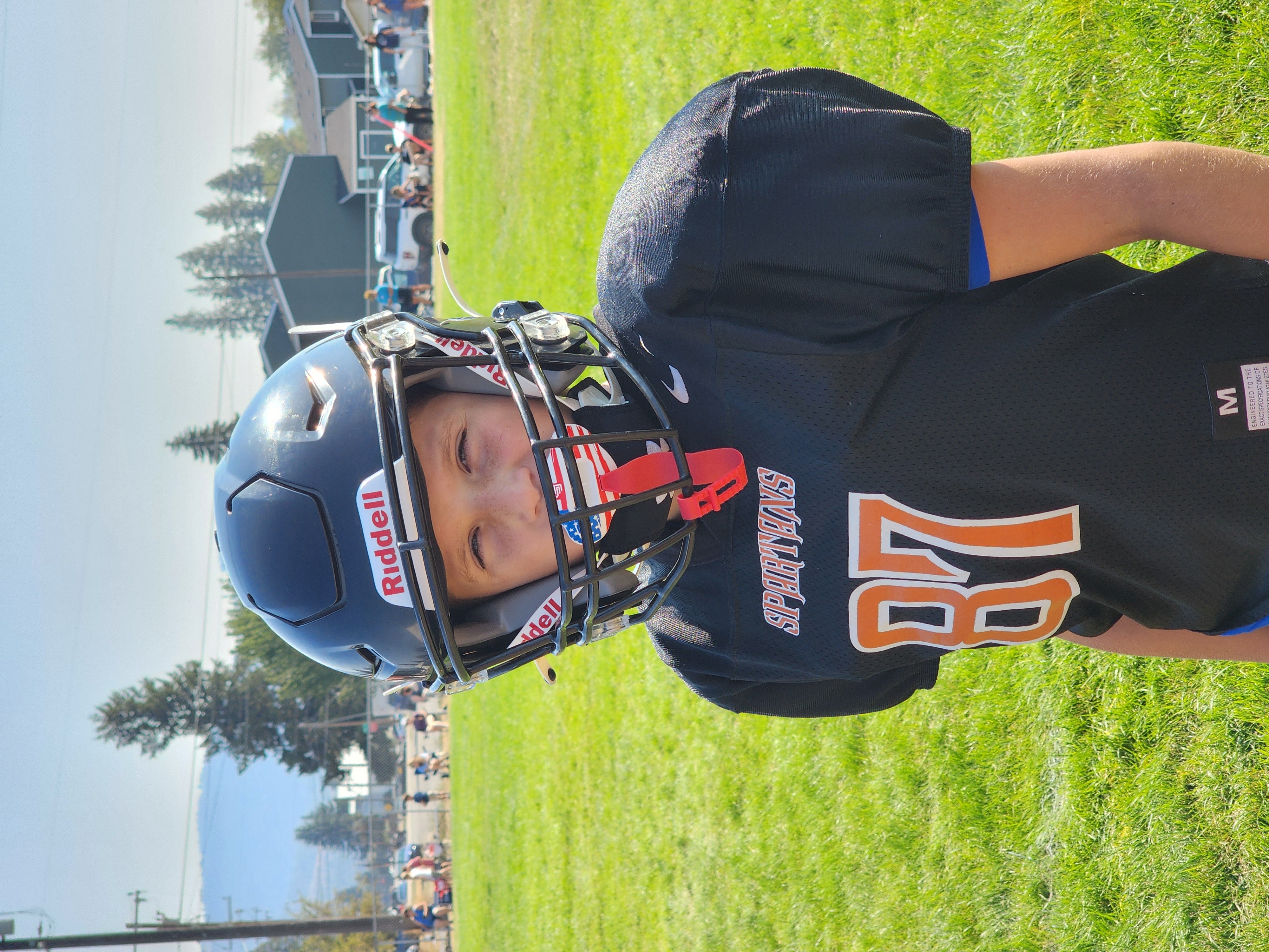 Eli Schneider, football athlete profile picture