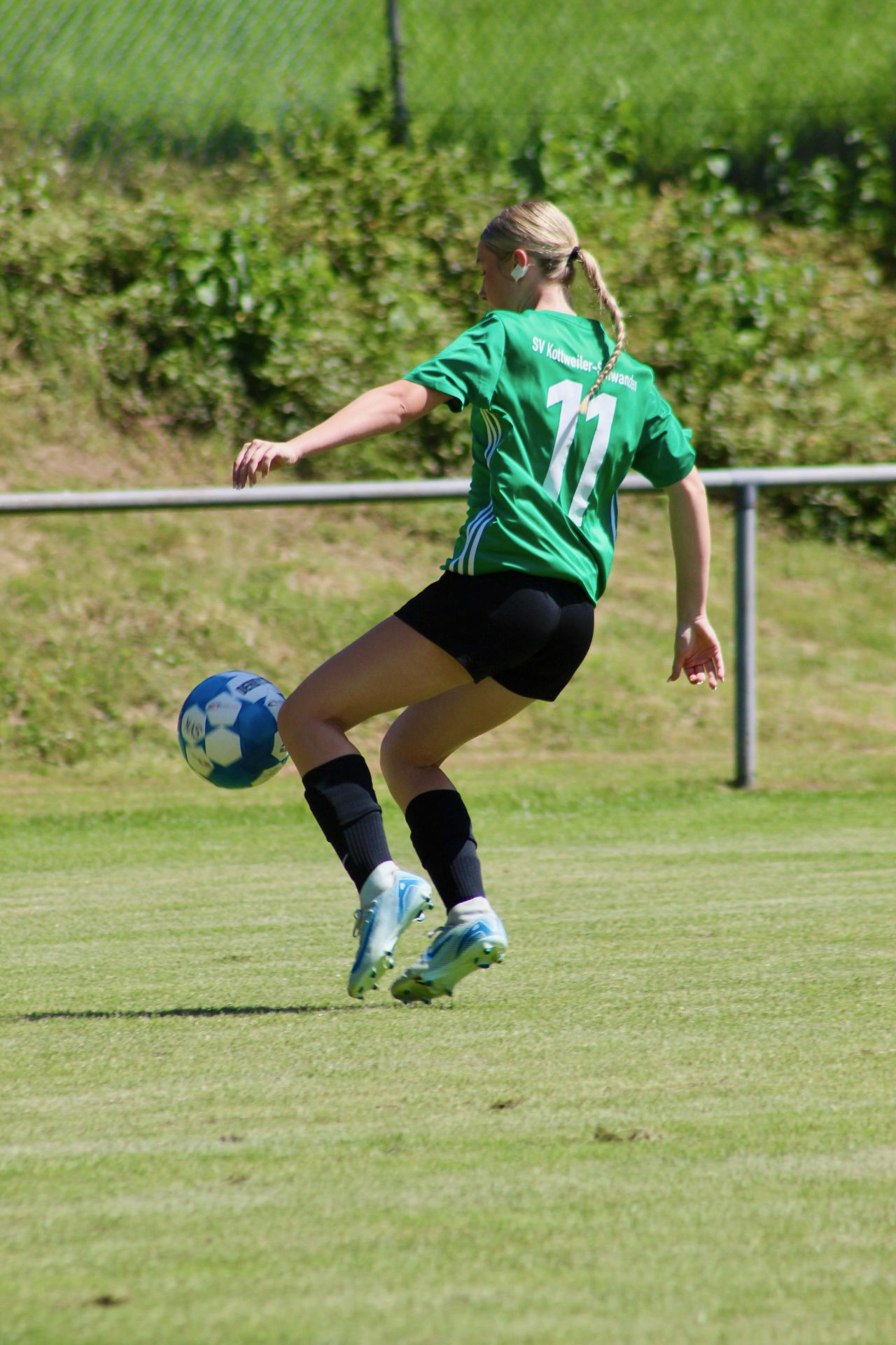 Liv Loringer - Rising Star on the Field: Liv Loringer's Soccer Journey
