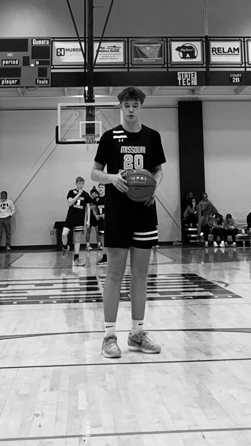 Kade Simmons - Rising Star: Kade Simmons Shines on the Basketball Court