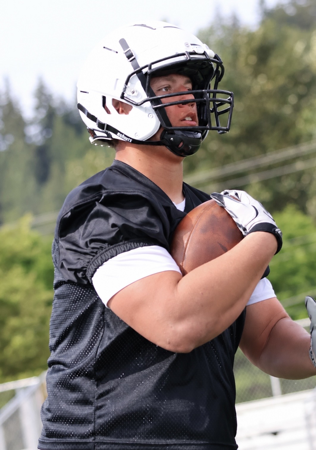 Sione Halahuni, Football athlete profile picture